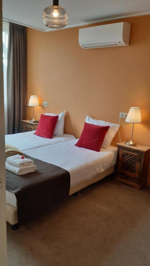 Hotel Stedswal Слотен Екстериор снимка