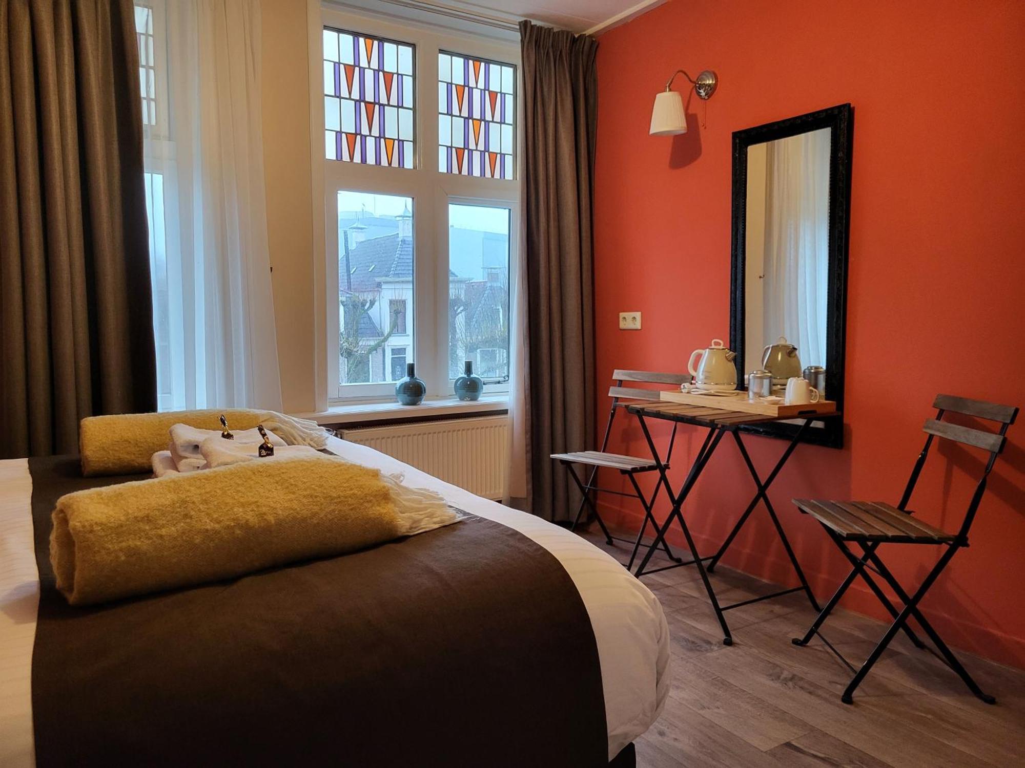 Hotel Stedswal Слотен Екстериор снимка