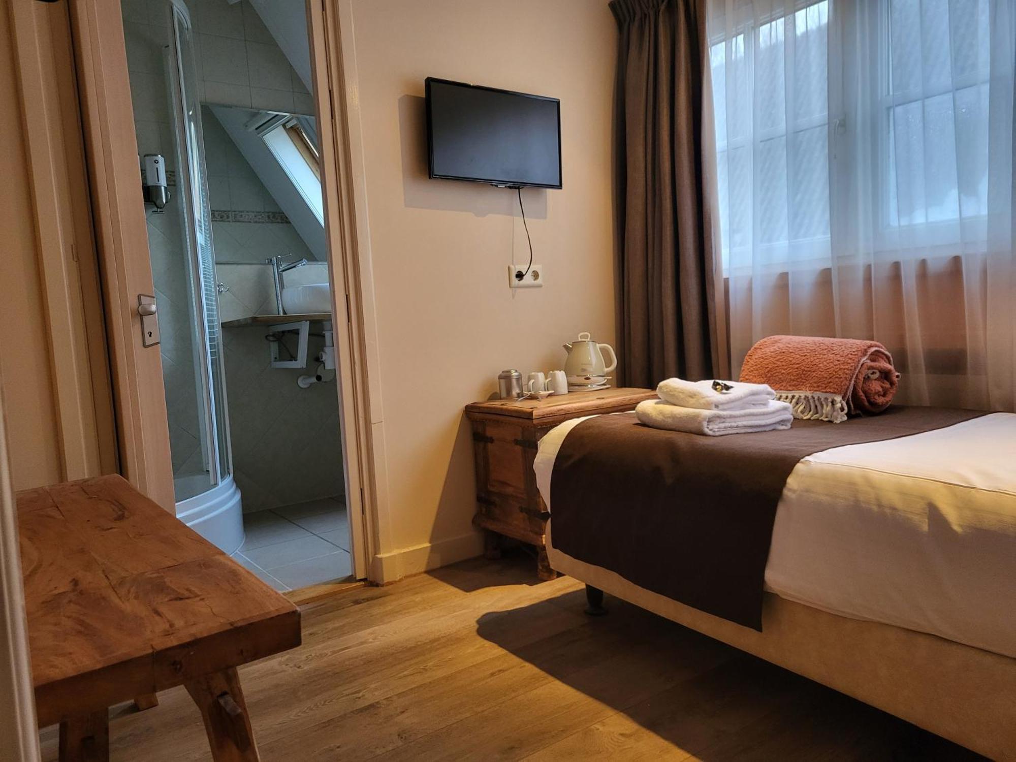 Hotel Stedswal Слотен Екстериор снимка