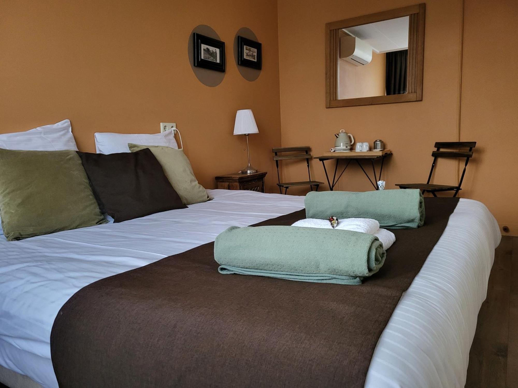 Hotel Stedswal Слотен Екстериор снимка