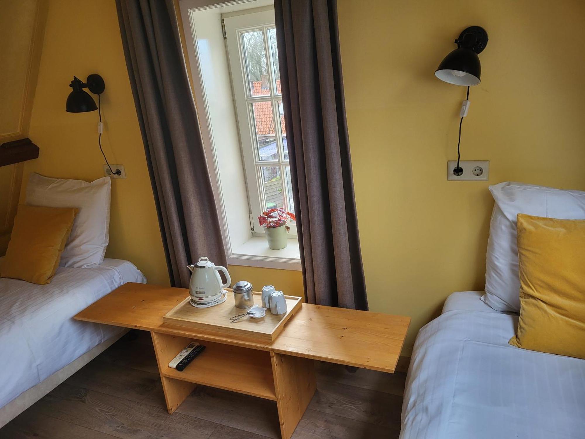 Hotel Stedswal Слотен Екстериор снимка