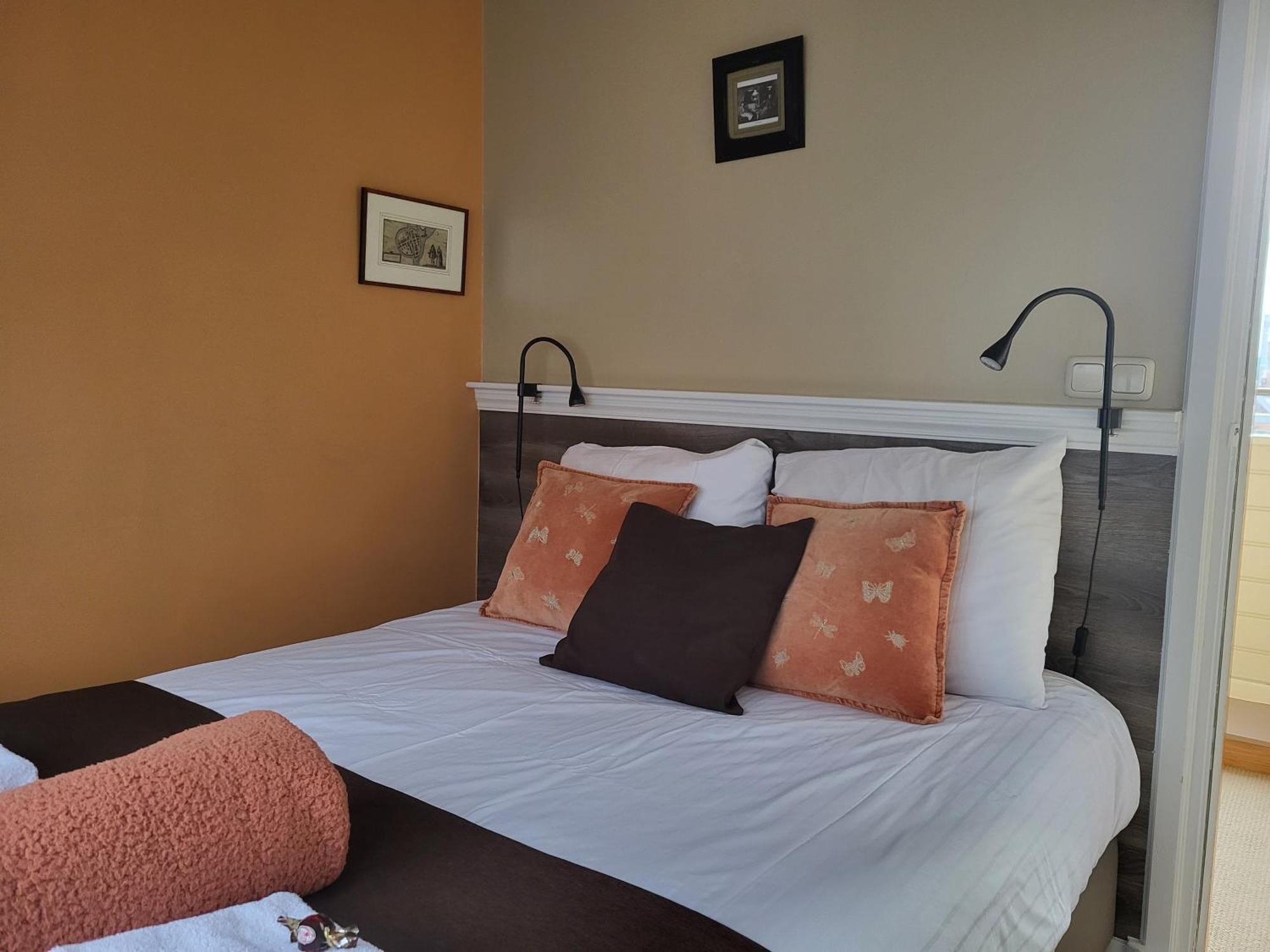 Hotel Stedswal Слотен Екстериор снимка